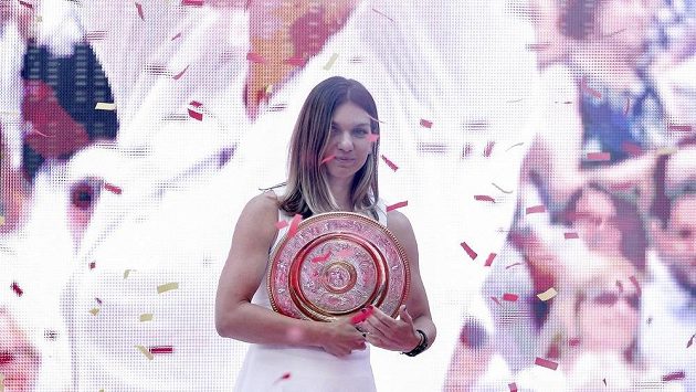 Simona Halepová oslavila wimbledonský titul s fanoušky v Bukurešti. Simona Halepová oslavila wimbledonský titul s fanoušky v Bukurešti.
