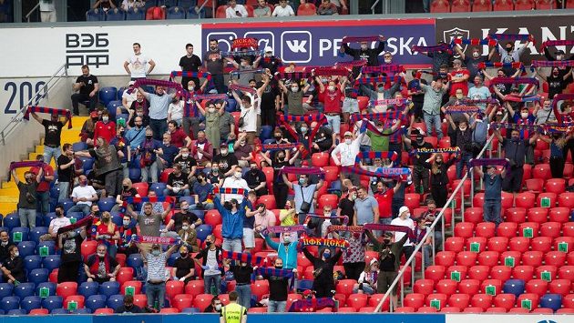 Fotbalový klub CSKA Moskva hned po prvním zápase po koronavirové pauze zaplatí pokutu za rasistické chování svých fanoušků. Fotbalový klub CSKA Moskva hned po prvním zápase po koronavirové pauze zaplatí pokutu za rasistické chování svých fanoušků.