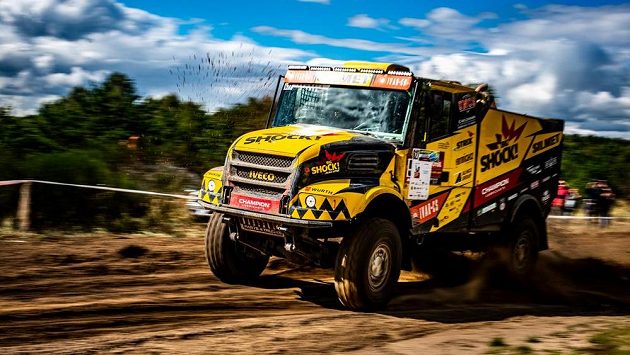 Ke svému již devátému startu na slavné Rallye Dakar odletěl pilot kamionu Iveco Martin Macík. Ke svému již devátému startu na slavné Rallye Dakar odletěl pilot kamionu Iveco Martin Macík.