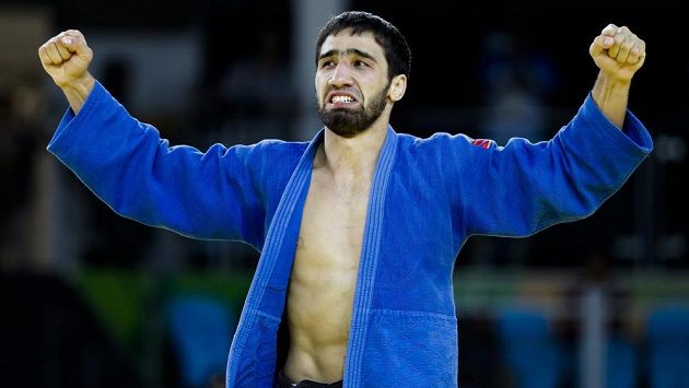Ruský judista Chasan Chalmurzajev získal olympijské zlato ve váze do 81 kilogramů. Ruský judista Chasan Chalmurzajev získal olympijské zlato ve váze do 81 kilogramů.