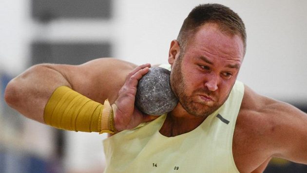 Koulař Tomáš Staněk při vítězství v Nehvizdech. Koulař Tomáš Staněk při vítězství v Nehvizdech.