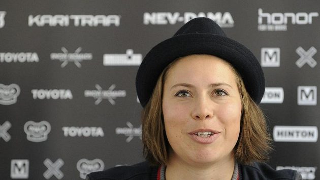 Snowboardistka Eva Samková na startu sezóny 2017/2018. Snowboardistka Eva Samková na startu sezóny 2017/2018.