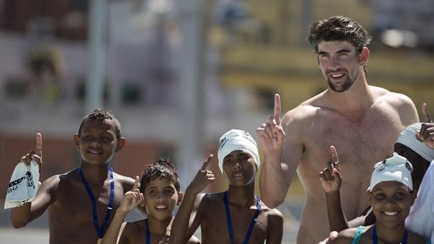 Nejúspěšnější olympionik v historii Michael Phelps mezi plaveckými nadějemi v Riu. Nejúspěšnější olympionik v historii Michael Phelps mezi plaveckými nadějemi v Riu.