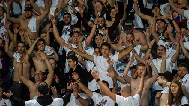 Několik českých fanoušků se podle balkánských médií před sobotním utkáním fotbalové evropské kvalifikace proti Kosovu stalo v ulicích Prištiny obětí přepadení (ilustrační foto). Několik českých fanoušků se podle balkánských médií před sobotním utkáním fotbalové evropské kvalifikace proti Kosovu stalo v ulicích Prištiny obětí přepadení (ilustrační foto).