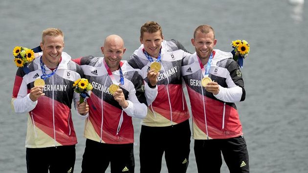 Německý kajakář Rauhe (druhý zleva) získal medaili na páté olympiádě v řadě Německý kajakář Rauhe (druhý zleva) získal medaili na páté olympiádě v řadě