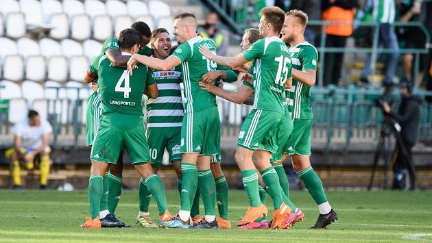 Fotbalisté Bohemians oslavují gól. Fotbalisté Bohemians oslavují gól.