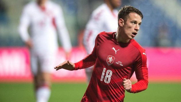 Český záložník Jan Sýkora během utkání s Dánskem. Český záložník Jan Sýkora během utkání s Dánskem.