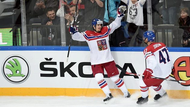 Roman Červenka a Michal Jordán se radují z gólu české hokejové reprezentace. Roman Červenka a Michal Jordán se radují z gólu české hokejové reprezentace.