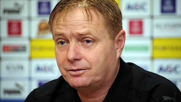 Stanislav Hejkal na tiskové konferenci. Stanislav Hejkal na tiskové konferenci.