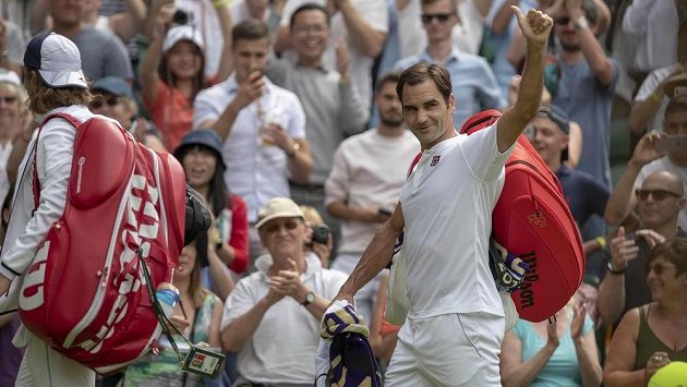 Roger Federer po vítězství nad slovenským tenistou Lukášem Lackem Roger Federer po vítězství nad slovenským tenistou Lukášem Lackem
