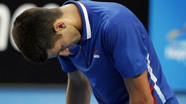 Světová tenisová jednička Novak Djokovič zahájil nový rok nečekanou porážkou. Světová tenisová jednička Novak Djokovič zahájil nový rok nečekanou porážkou.
