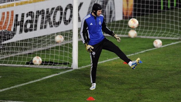 Brankář Petr Čech odchytal už šedesát zápasů v této sezóně. Brankář Petr Čech odchytal už šedesát zápasů v této sezóně.