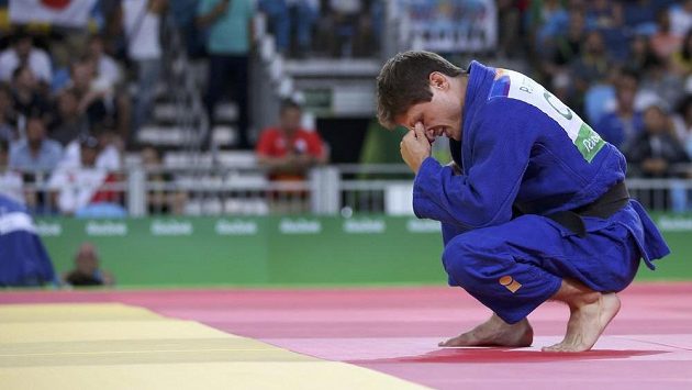 Zklamaný judista Pavel Petřikov. Na olympijských hrách skončil v osmifinále, když nestačil na Japonce Naohisu Takatóa. Zklamaný judista Pavel Petřikov. Na olympijských hrách skončil v osmifinále, když nestačil na Japonce Naohisu Takatóa.