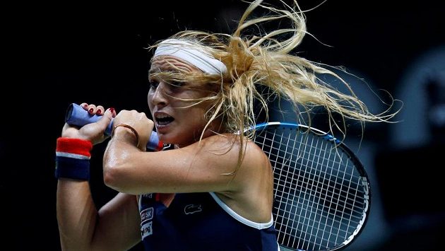 Dominika Cibulková v zápase s Rumunkou Simonou Halepovou. Dominika Cibulková v zápase s Rumunkou Simonou Halepovou.
