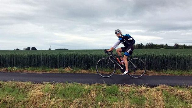 Kateřina Janatová při cyklistickém tréninku. Kateřina Janatová při cyklistickém tréninku.