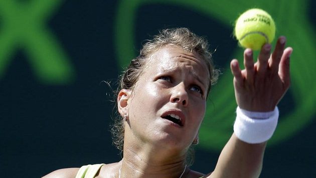 Barbora Záhlavová-Strýcová v utkání s Robertou Vinciovou z Itálie. Barbora Záhlavová-Strýcová v utkání s Robertou Vinciovou z Itálie.