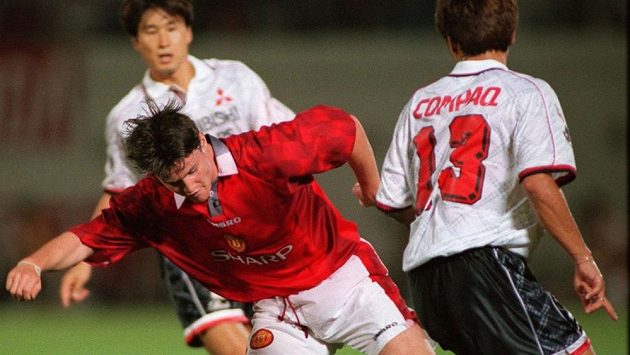 Philip Mulryne (v červeném) na archivním snímku z roku 1997 v dresu Manchesteru United. Philip Mulryne (v červeném) na archivním snímku z roku 1997 v dresu Manchesteru United.