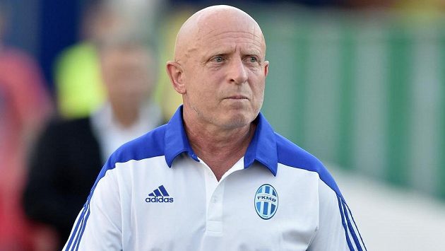 Mladoboleslavský trenér Karel Jarolím je jedním z nejvážnějších kandidátů na nového trenéra české fotbalové reprezentace. Mladoboleslavský trenér Karel Jarolím je jedním z nejvážnějších kandidátů na nového trenéra české fotbalové reprezentace.