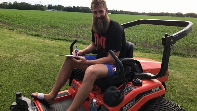 Žádný stres, Joe Thornton podepsal roční kontrakt se Žraloky na sekačce. Důležitý je přece úsměv. Žádný stres, Joe Thornton podepsal roční kontrakt se Žraloky na sekačce. Důležitý je přece úsměv.