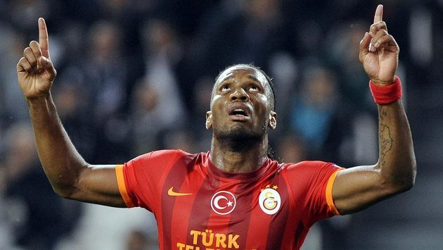 Hvězda Galatasaraye Didier Drogba v utkání Ligy mistrů s Juventusem. Hvězda Galatasaraye Didier Drogba v utkání Ligy mistrů s Juventusem.