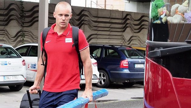 Oštěpař Jakub Vadlejch před cestou do polské Bydhošti. Oštěpař Jakub Vadlejch před cestou do polské Bydhošti.