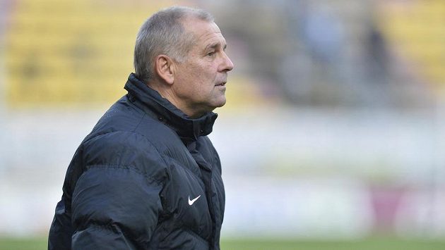 Příbramský trenér Petr Rada během zápasu s Jabloncem. Příbramský trenér Petr Rada během zápasu s Jabloncem.