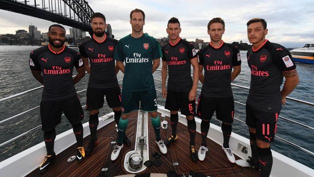 Petr Čech bude mít v Arsenalu nového spoluhráče. Petr Čech bude mít v Arsenalu nového spoluhráče.