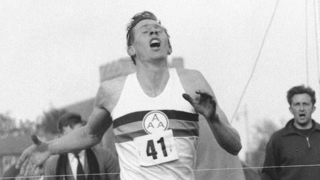 Roger Bannister na archivním snímku. Roger Bannister na archivním snímku.