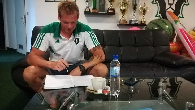 Asistent sportovního ředitele BK Mladá Boleslav Václav Nedorost se už pustil do práce. Asistent sportovního ředitele BK Mladá Boleslav Václav Nedorost se už pustil do práce.