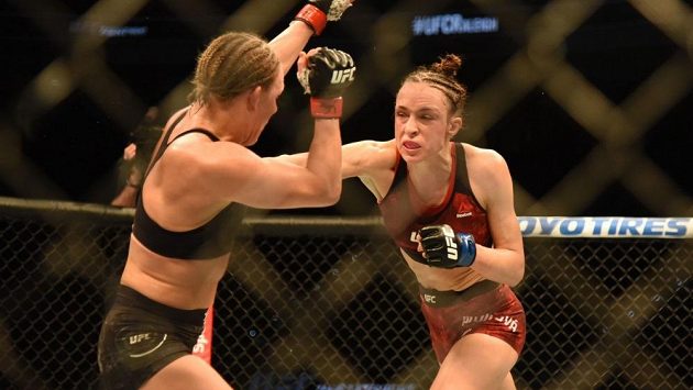 Justine Kishová (vlevo) porazila Lucii Pudilovou. Co bude dále s českou zápasnicí, bude pokračovat v UFC? Justine Kishová (vlevo) porazila Lucii Pudilovou. Co bude dále s českou zápasnicí, bude pokračovat v UFC?