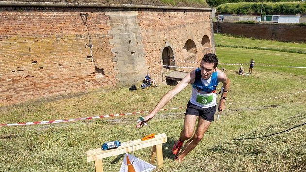 Jakub Glonek na trati sprintu při mistrovství světa v orientačním běhu v Terezíně. Jakub Glonek na trati sprintu při mistrovství světa v orientačním běhu v Terezíně.