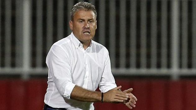 Bývalý trenér Sparty Pavel Hapal povzbuzuje své svěřence Bývalý trenér Sparty Pavel Hapal povzbuzuje své svěřence