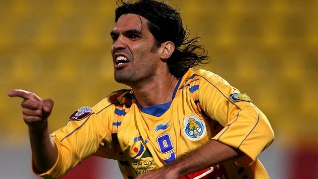 Bývalý brazilský fotbalista Fernandao přišel při nehodě vrtulníku o život. Bývalý brazilský fotbalista Fernandao přišel při nehodě vrtulníku o život.
