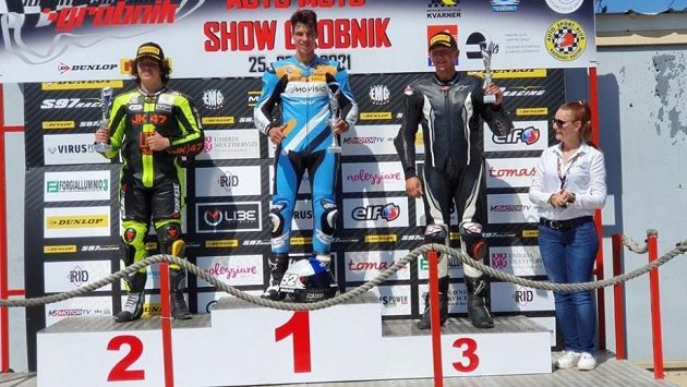 Motocyklový jezdec Oliver König vyhrál závody na chorvatském okruhu Grobnik v rámci šampionátu Alpe Adria. Motocyklový jezdec Oliver König vyhrál závody na chorvatském okruhu Grobnik v rámci šampionátu Alpe Adria.