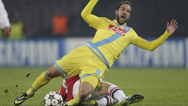 Gonzalo Higuaín byl jediným úspěšným střelcem Neapole - ilustrační foto. Gonzalo Higuaín byl jediným úspěšným střelcem Neapole - ilustrační foto.