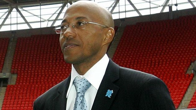 Bývalý namibijský sprinter a člen vedení mezinárodní atletické federace IAAF Frankie Fredericks byl ve Francii obviněn v souvislosti s korupčním skandálem při volbách dějiště olympijských her 2016. Bývalý namibijský sprinter a člen vedení mezinárodní atletické federace IAAF Frankie Fredericks byl ve Francii obviněn v souvislosti s korupčním skandálem při volbách dějiště olympijských her 2016.