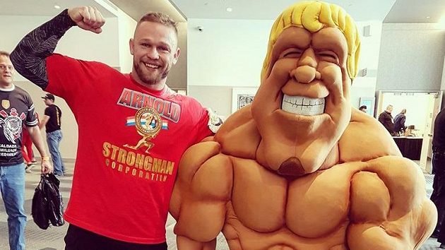Jiří Tkladčík v Columbusu při Arnold Classic našel čas i na focení. Jiří Tkladčík v Columbusu při Arnold Classic našel čas i na focení.