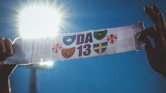 Speciální páska k uctění památky zesnulého Davide Astoriho. Speciální páska k uctění památky zesnulého Davide Astoriho.