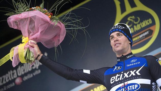 Český cyklista Zdeněk Štybar slaví vítězství v druhé etapě závodu série WorldTour Tirreno-Adriatico. Český cyklista Zdeněk Štybar slaví vítězství v druhé etapě závodu série WorldTour Tirreno-Adriatico.