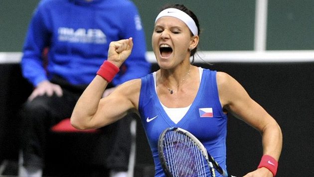 Lucie Šafářová se raduje z výhry nad Italkou Erraniovou. Lucie Šafářová se raduje z výhry nad Italkou Erraniovou.