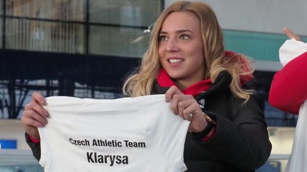 Sprinterka Klára Seidlová vyrazila stejně jako ostatní atleti do Birminghamu vybavena i dresem s přezdívkou. Sprinterka Klára Seidlová vyrazila stejně jako ostatní atleti do Birminghamu vybavena i dresem s přezdívkou.