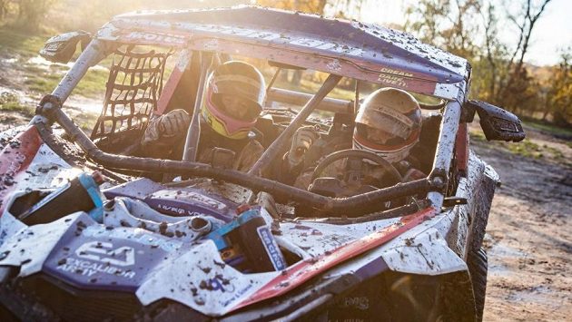 Aliyyah a Yasmeen Kolocovy zahájily přípravu na Rallye Dakar. Aliyyah a Yasmeen Kolocovy zahájily přípravu na Rallye Dakar.
