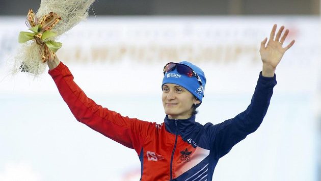 Martina Sáblíková v Minsku po vyhlášení nejlepších závodnic na 3000 metrů. Martina Sáblíková v Minsku po vyhlášení nejlepších závodnic na 3000 metrů.