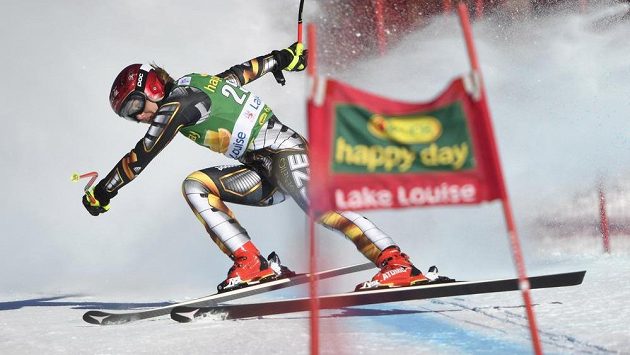 Ester Ledecká při super-G v Lake Louise. Ester Ledecká při super-G v Lake Louise.