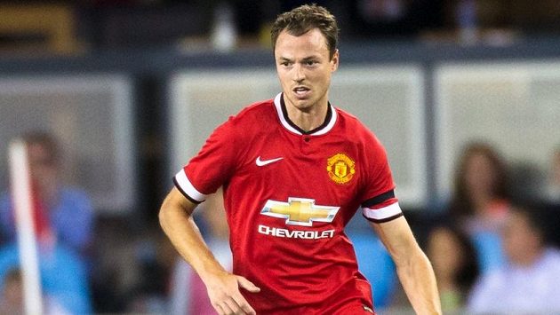 Fotbalový obránce Jonny Evans ještě v barvách Manchesteru United. Fotbalový obránce Jonny Evans ještě v barvách Manchesteru United.