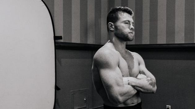 Boxer Canelo Alvarez se vyhoupl do čela finančního žebřičku. Za jeden boxerský duel vyinkasoval přes 800 milionů korun! Boxer Canelo Alvarez se vyhoupl do čela finančního žebřičku. Za jeden boxerský duel vyinkasoval přes 800 milionů korun!
