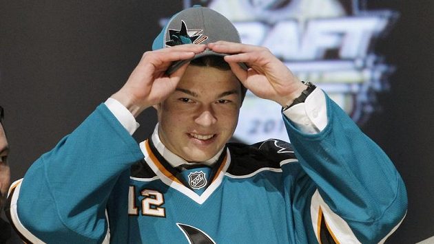 Tomáš Hertl během draftu NHL Tomáš Hertl během draftu NHL