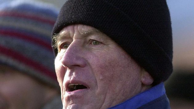 Ve věku 76 let zemřel bývalý útočník Jozef Adamec, legenda slovenského fotbalu a stříbrný medailista z mistrovství světa 1962 v Chile. (na archivním snímku z 8. února 2004 v roli trenéra Slovanu Bratislava). Ve věku 76 let zemřel bývalý útočník Jozef Adamec, legenda slovenského fotbalu a stříbrný medailista z mistrovství světa 1962 v Chile. (na archivním snímku z 8. února 2004 v roli trenéra Slovanu Bratislava).