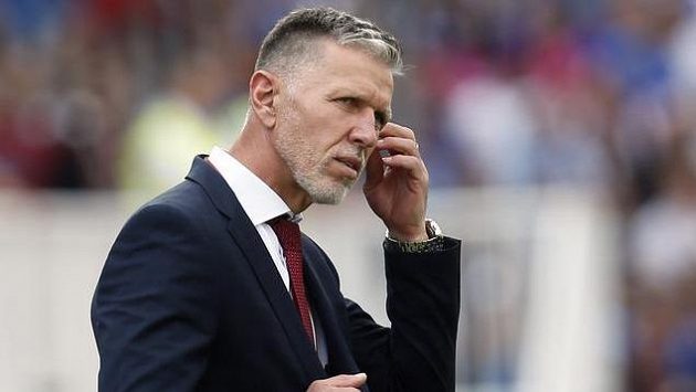 Jaroslav Šilhavý během utkání v Kosovu. Jaroslav Šilhavý během utkání v Kosovu.