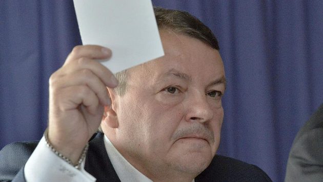 Předseda Českého svazu ledního hokeje Tomáš Král při volbě komisí. Předseda Českého svazu ledního hokeje Tomáš Král při volbě komisí.